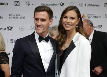 Laura Wontorra Simon Zoller