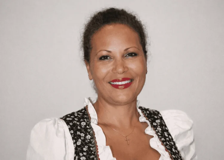 Mercedes Blanco Beruf